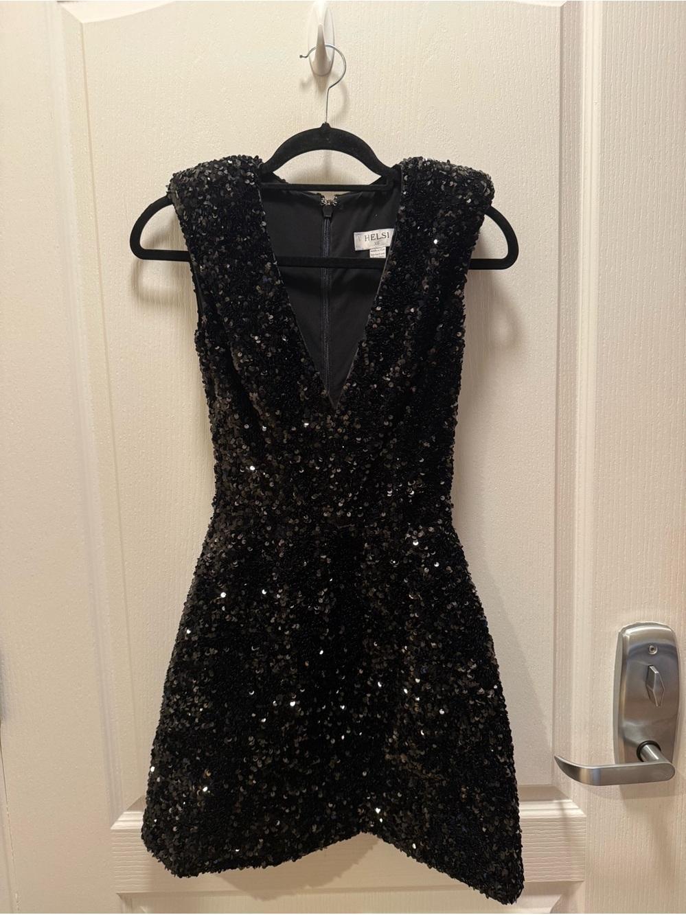 Helsi Jodi Plunging Neckline Padded Shoulder Sequin Mini Dress Black Size XS NWT - Picture 3 of 7